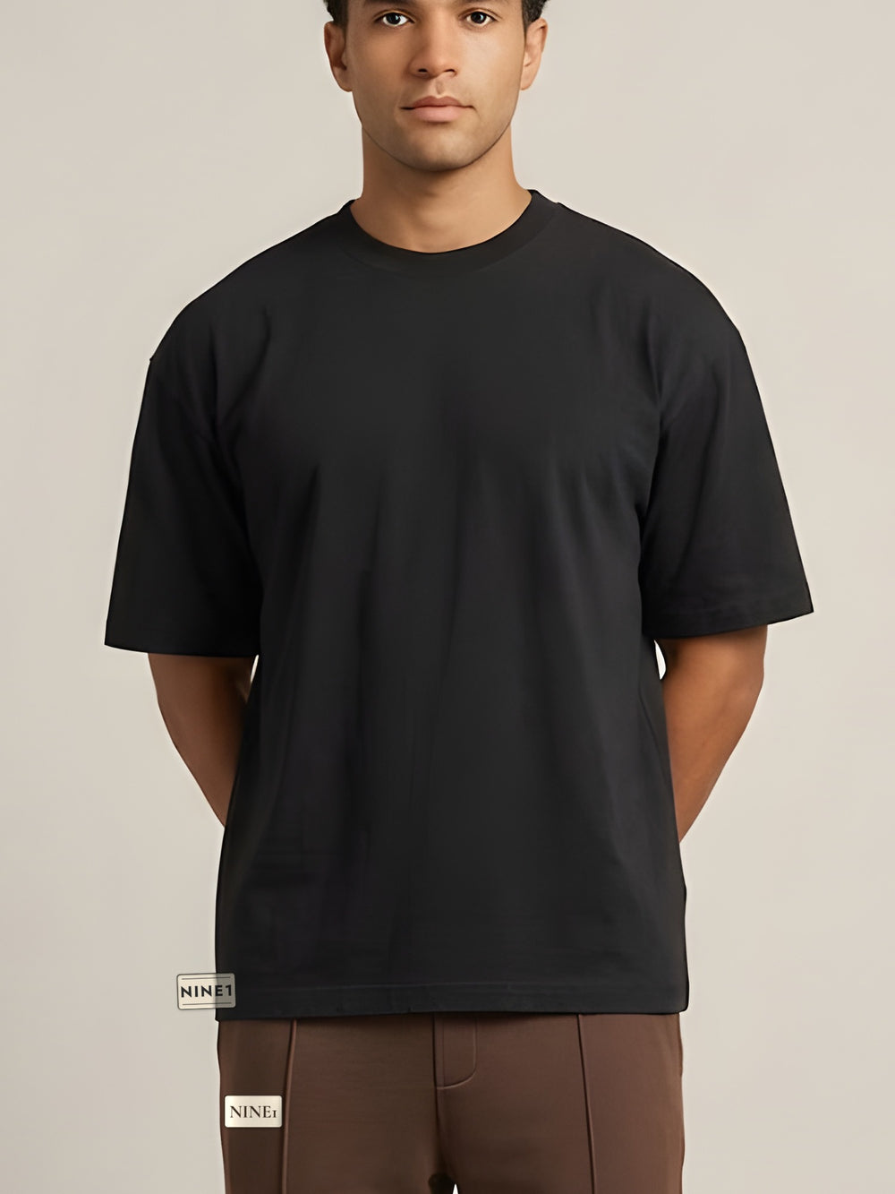 NINE1 Label oversized tee, front, woven flag label at the side seam